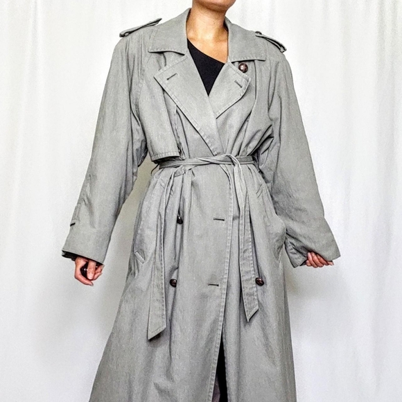 🛑SOLD🛑 Double breasted vintage trench coat - Picture 2 of 8